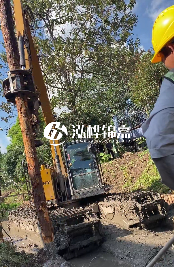 景德鎮(zhèn)河道清淤專業(yè)施工-狹窄河道挖機清理河道的方法？